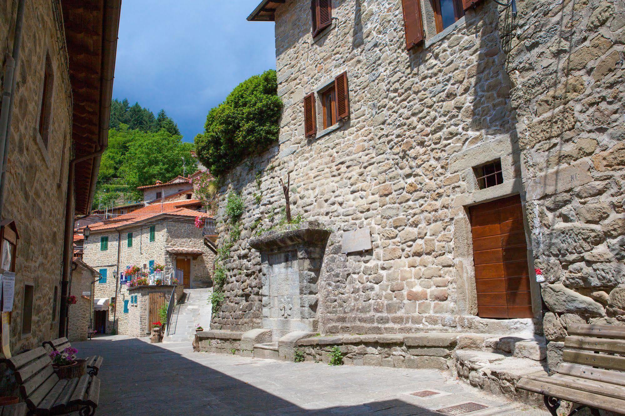 Borgo Dei Corsi Holiday House Reggiolo Exterior foto