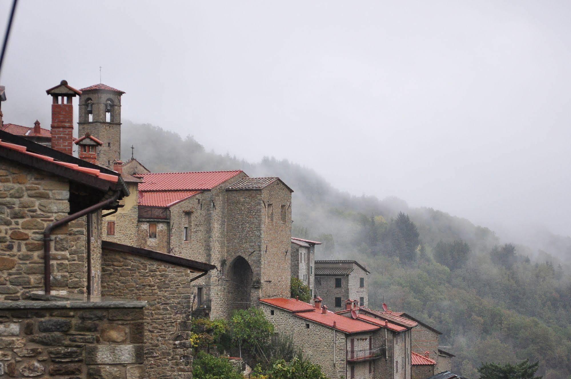 Borgo Dei Corsi Holiday House Reggiolo Exterior foto