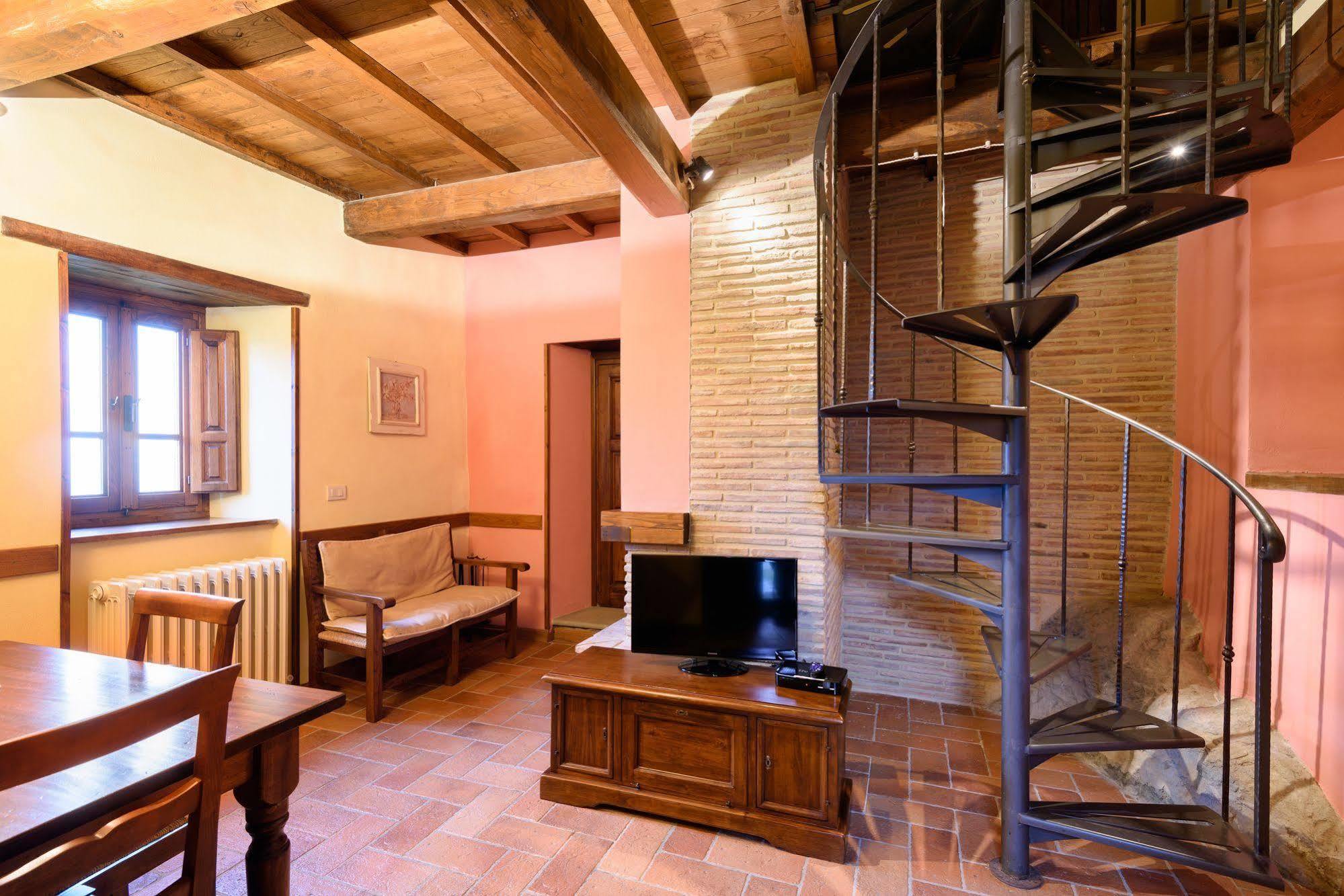 Borgo Dei Corsi Holiday House Reggiolo Exterior foto
